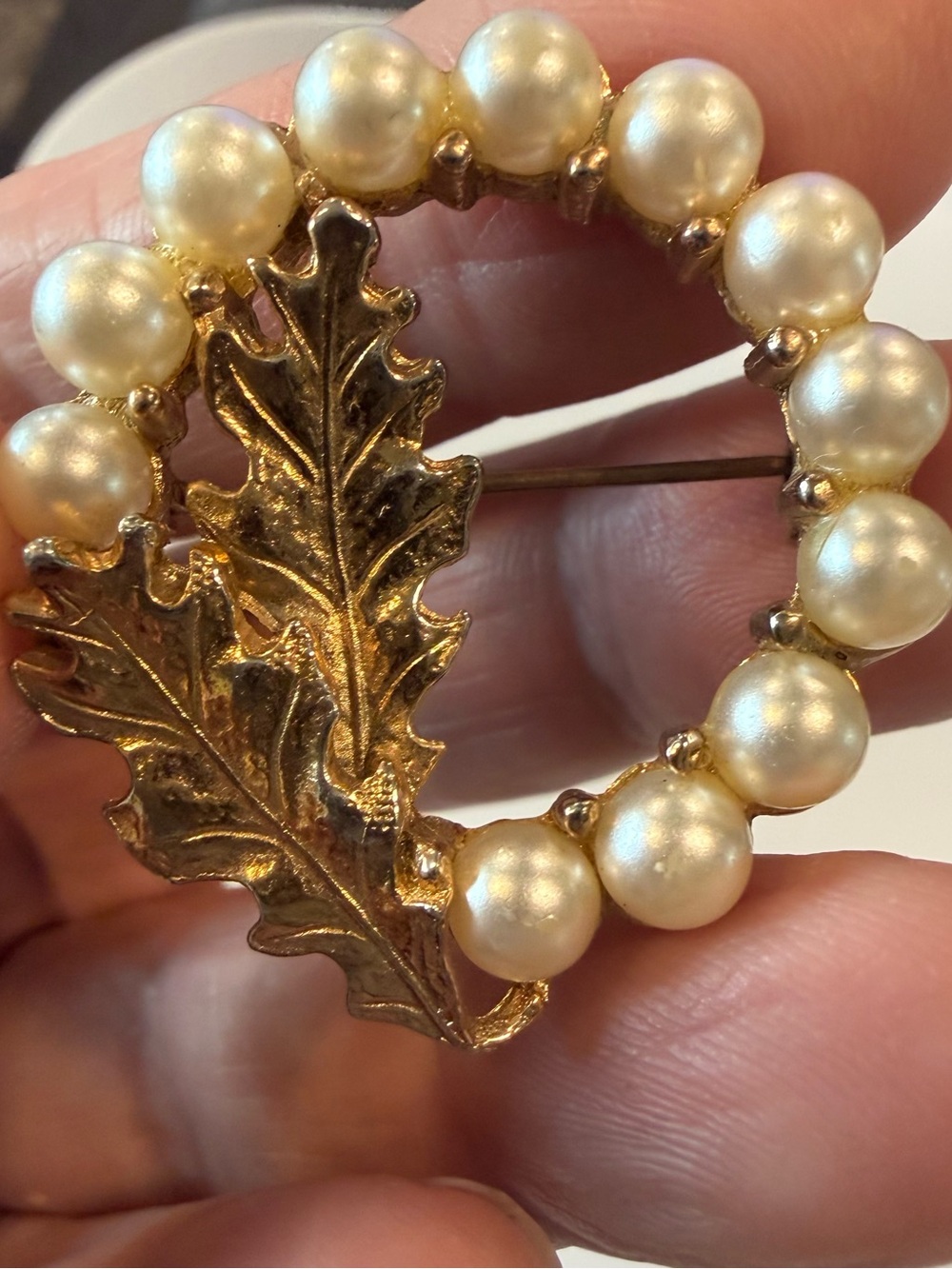 Vintage Gold Leaf Pearl Circle Brooch